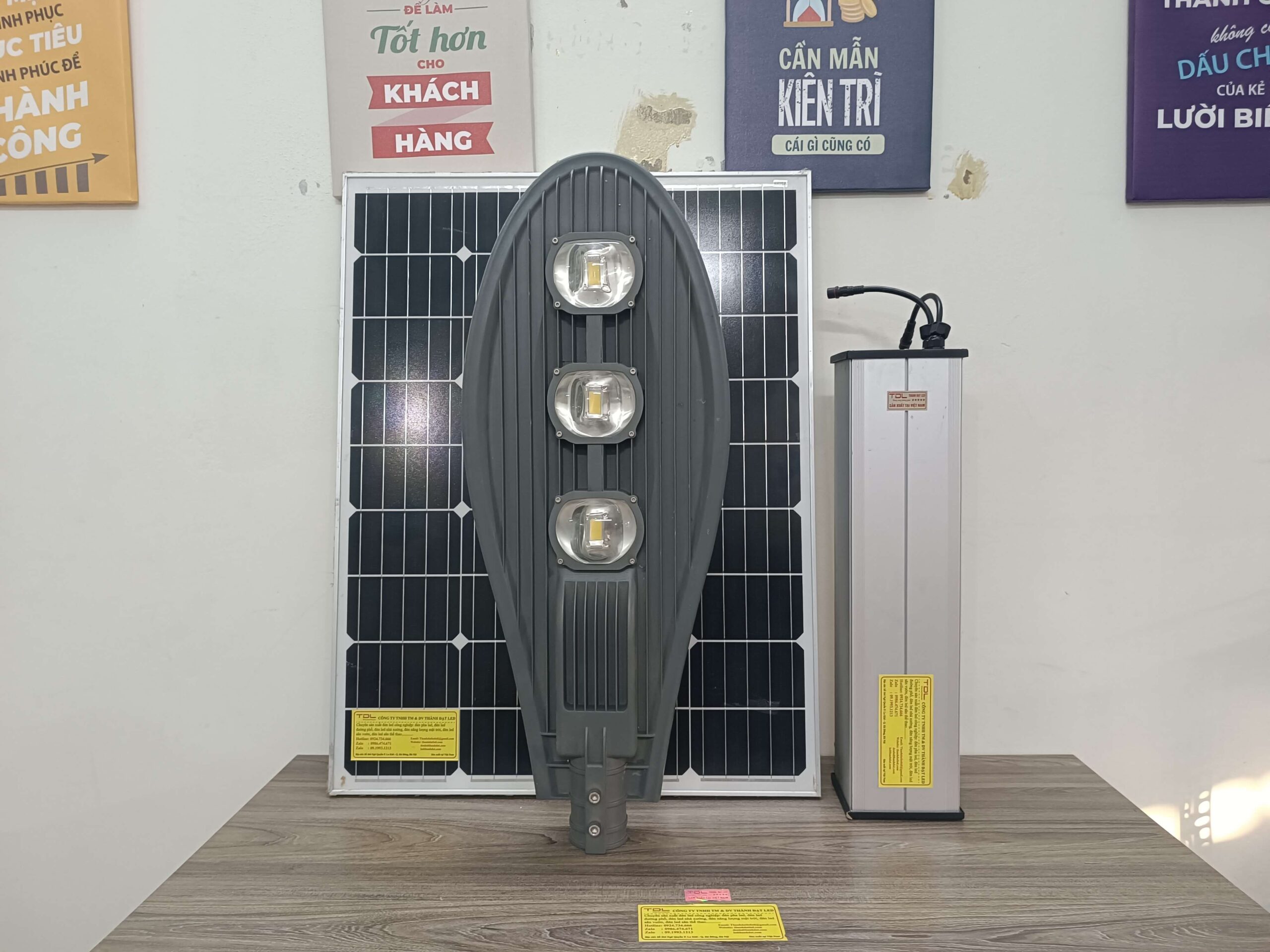 Đèn đường năng lượng mặt trời dự án 60w 80w 24ah 30ah 42ah 54ah 60ah 80ah